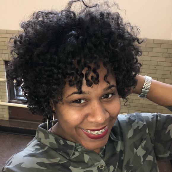 Meet your Posher, Shana - Picture 2 of 2